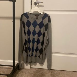 Medium size dockers sweater. Mens, very comfortable style/ feeling.